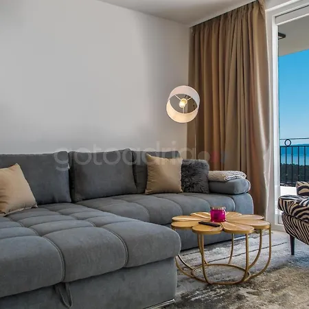 Smaragd - Rubin - Luxury With Shared Pool Apartment
