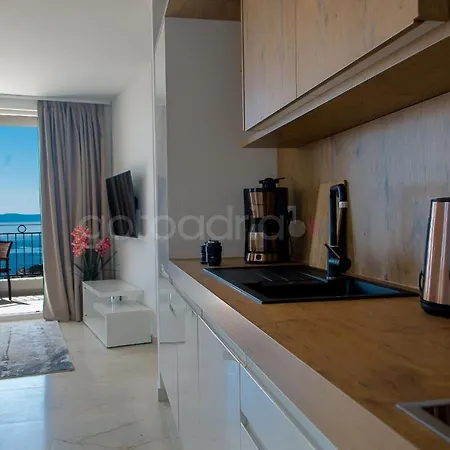 Smaragd - Rubin - Luxury With Shared Pool Apartment *
