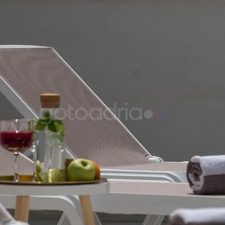 Apartment Smaragd - Rubin - Luxury With Shared Pool Makarska
